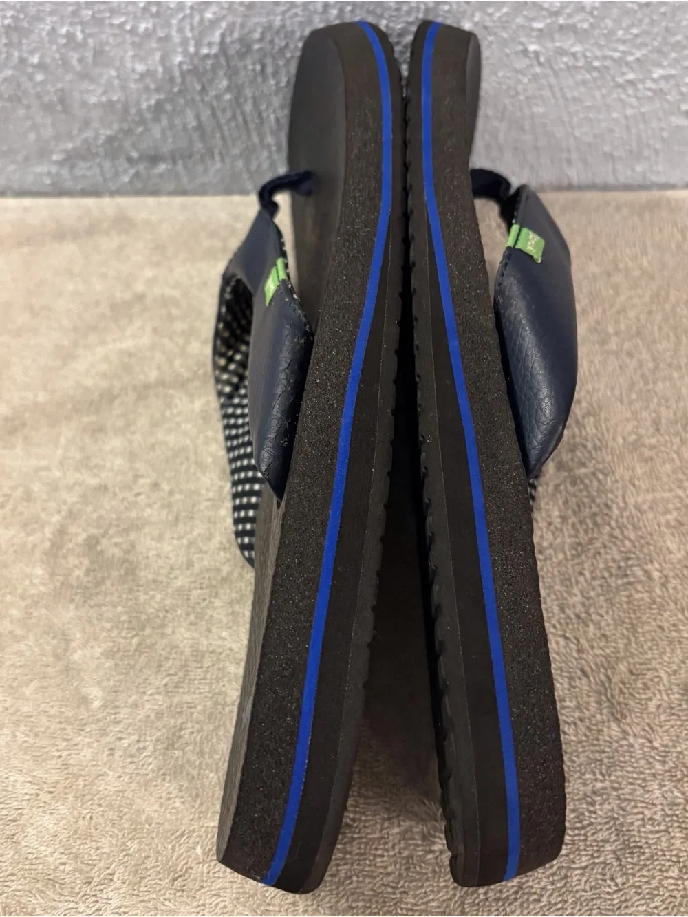 Sanuk Navy and Black Gingham Strap Flip Flops SZ 9 Yoga Mat 11 Memory Foam